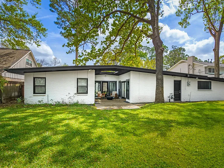 13122 Barryknoll Ln — Photo 36