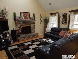 3rd image of 2117 Sound Ave