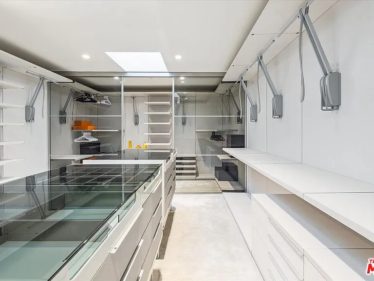 1620 Carla Rdg — Photo 32