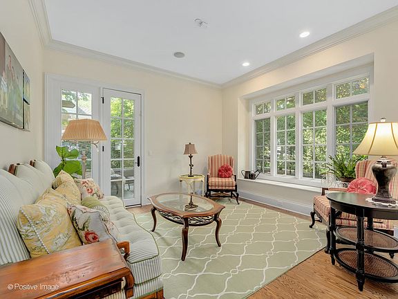 5th image of 255 Churchill Pl
