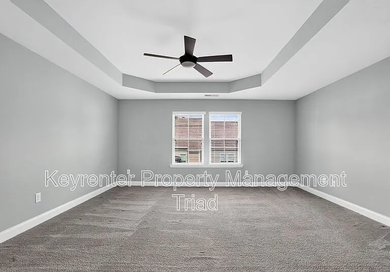 504 Eagles Way — Photo 32