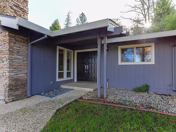 5th image of 18043 Lake Forest Dr
