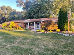 25925 Sierra Dr, Novi, MI 48374