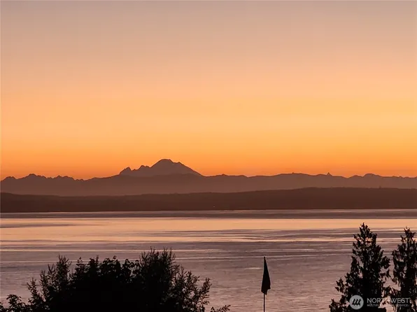7618 NE Zachariasen Court, Hansville, WA 98340
