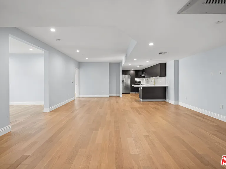2939 W Leeward Ave #407 — Photo 2