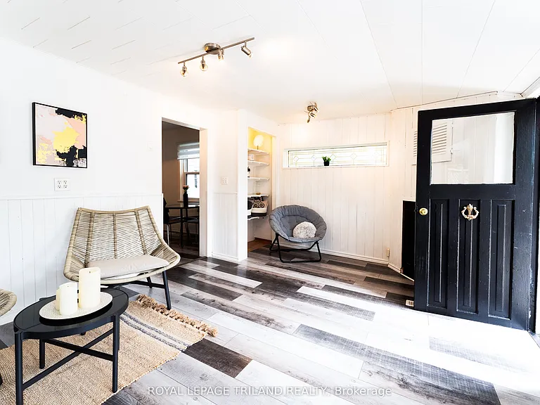 326 Smith St — Photo 14