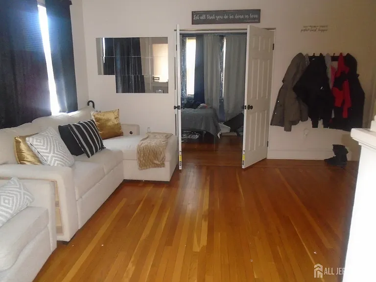 206 Washington Ave — Photo 4