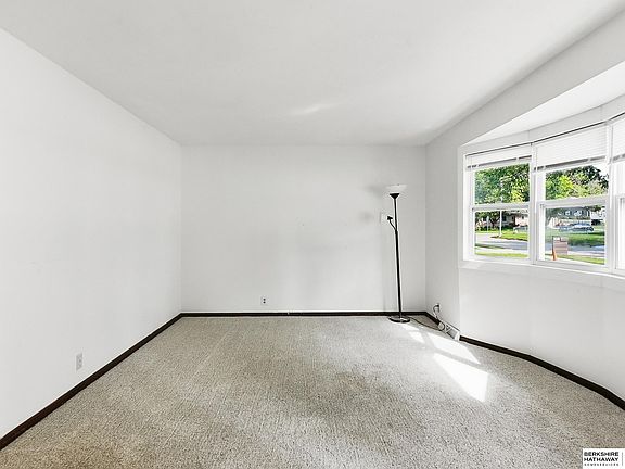 5th image of 5118 Drexel St