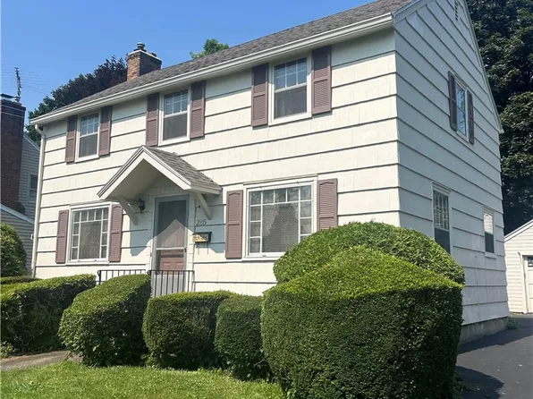285 Rhinecliff Dr, Rochester, NY 14618