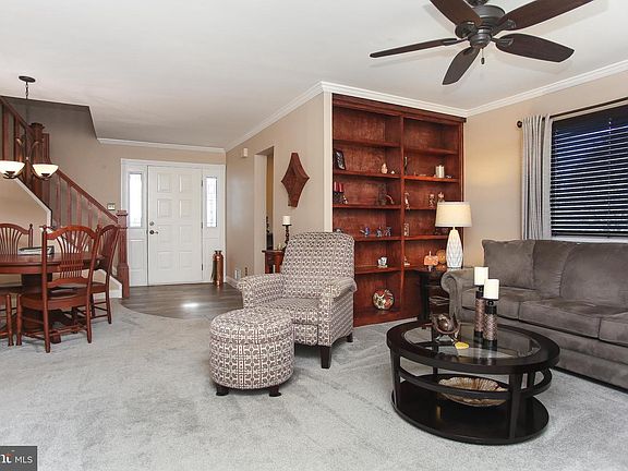 4th image of 71 Hillcroft Way