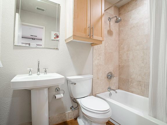 5th image of 2411 N Hall St APT 34
