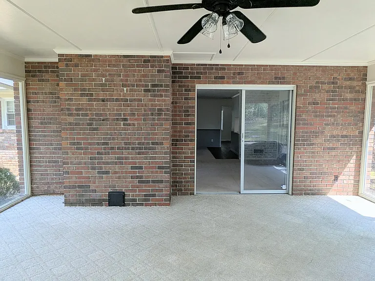 34 E Kenora Dr SW — Photo 20