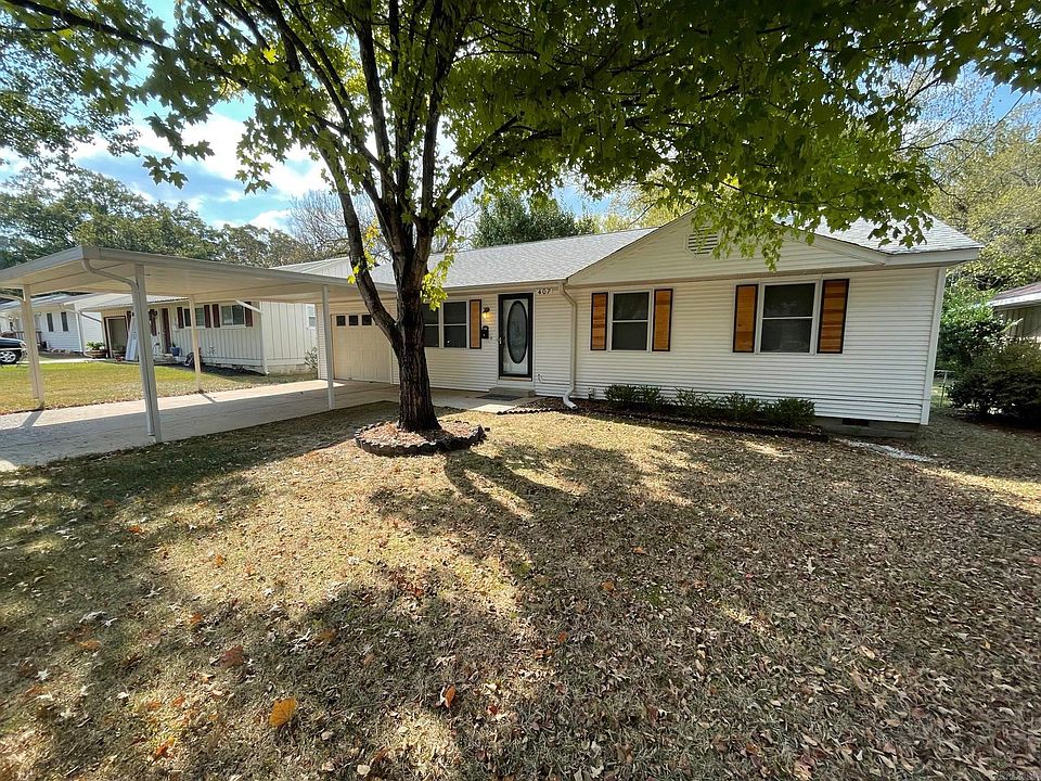 1st image of 407 Robinette St