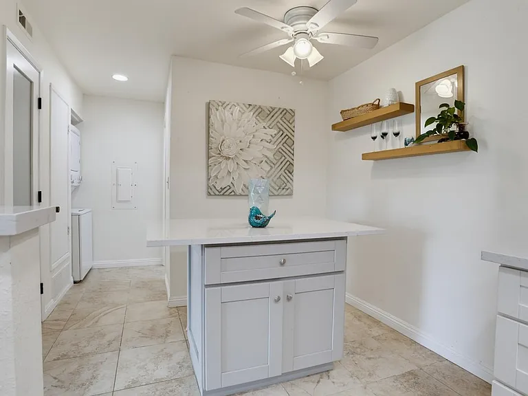 2508 Navarra Dr #403 — Photo 15
