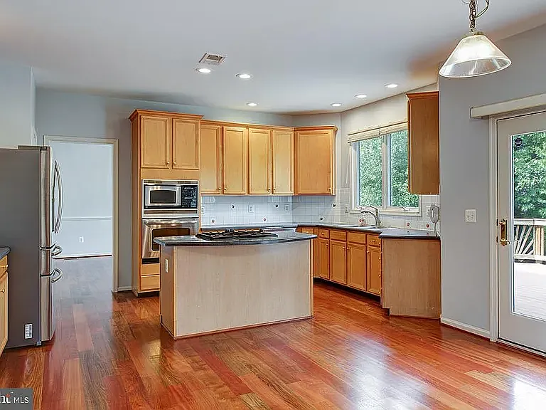 21575 Howe Dr — Photo 6