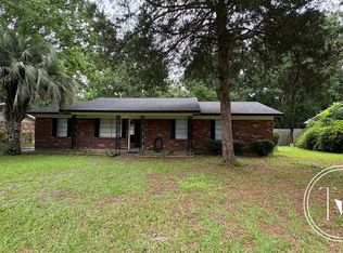 411 Rogers Rd, Hinesville, GA 31313