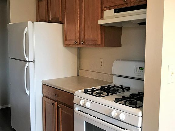 5th image of 2200 Hedgerow Rd #2200J