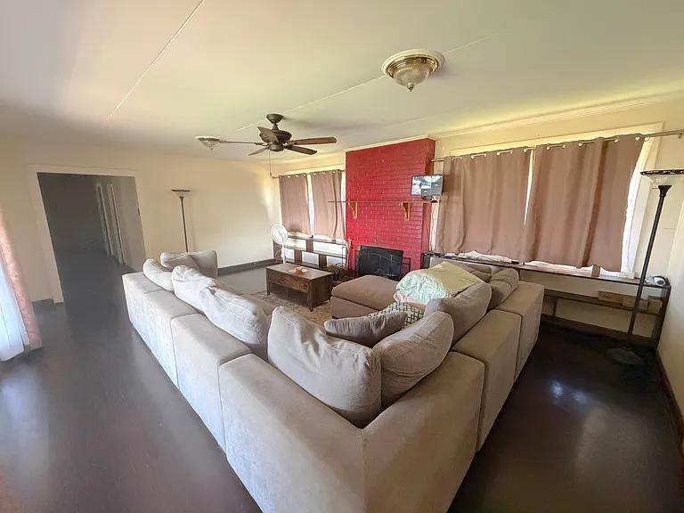 40 Ikea Pl — Photo 6