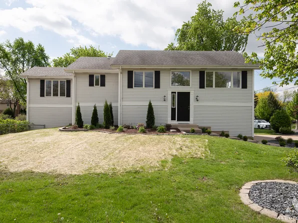 1170 McCarthy Rd, Lemont, IL 60439