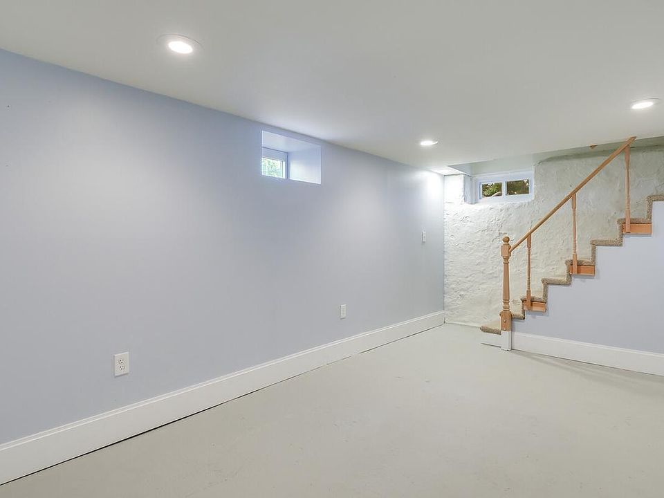 1st image of 1136 7th Ave