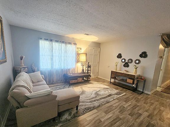 3rd image of 1200 La Juana Ln