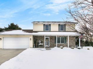 19124 Meadowflower Dr, New Paris, IN 46553