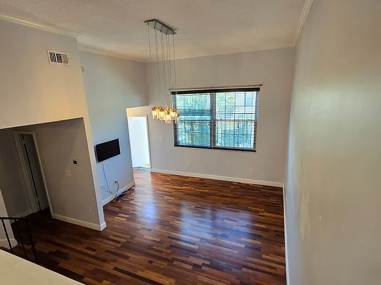 612 E Church St — Photo 15