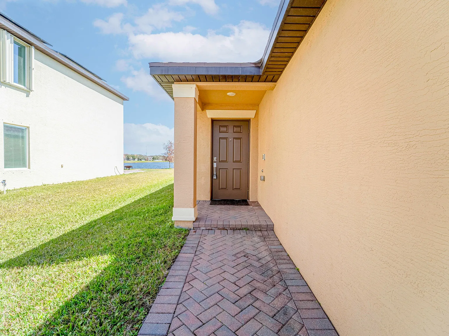 4 bed, 2.0 bath, 1830 sqft, $2,600 — Photo 4