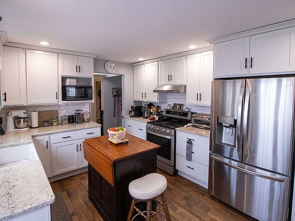 3rd image of 3521 Fountain Way