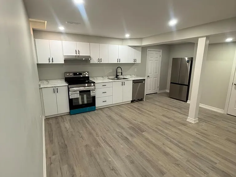 95 Tulip St — Photo 2