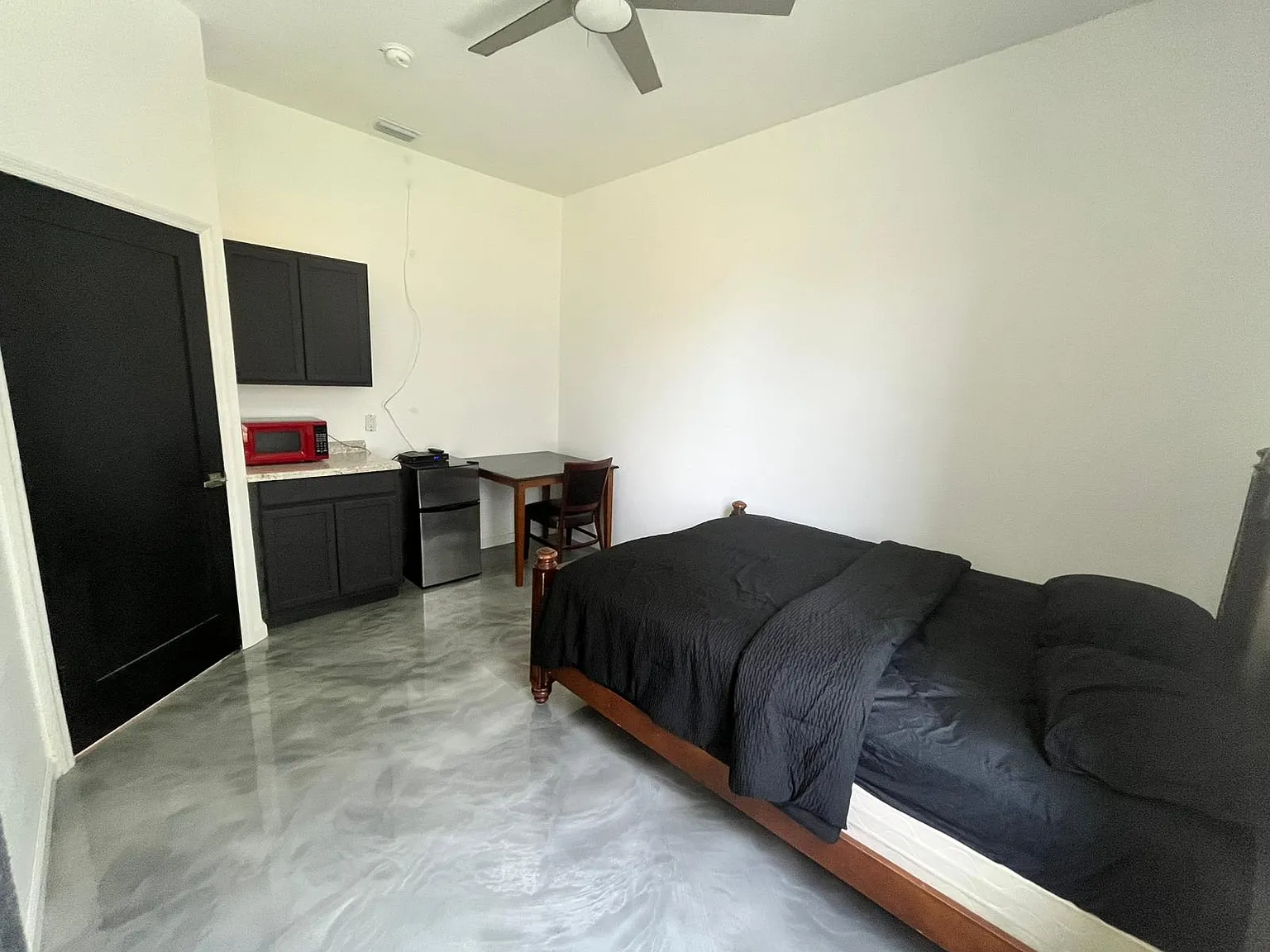1 bed, 234 sqft, $870 — Photo 1