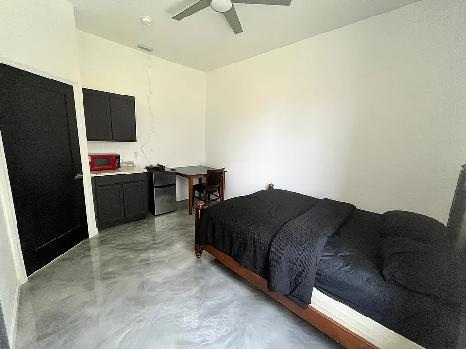 713 Midiron Ln