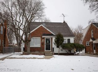 19935 Damman St, Harper Woods, MI 48225