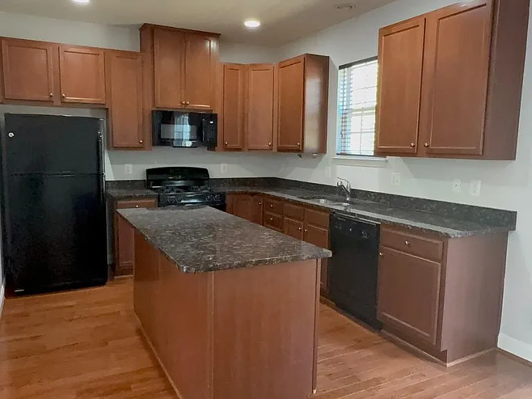 2618 Glenriver Way — Photo 4