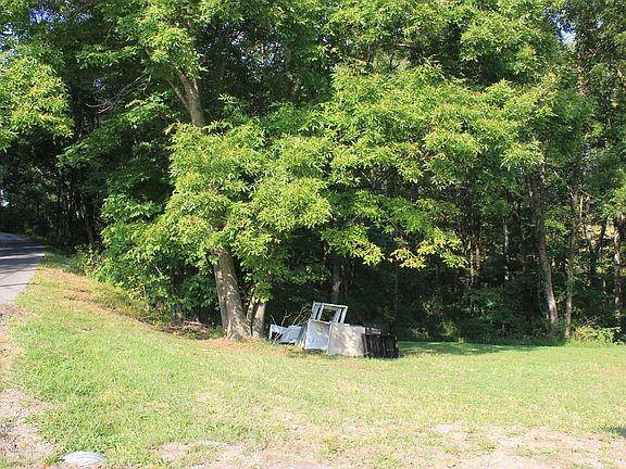 2nd image of 1220 E Highway 1376