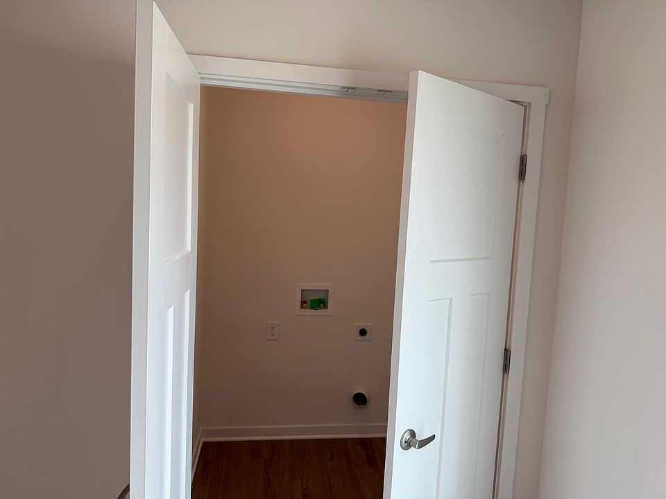 1st image of 111 Sitka Willow Dr