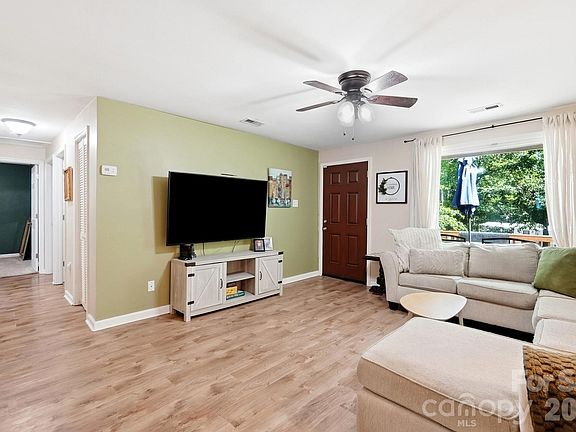 4th image of 2220 Oldfield Rd