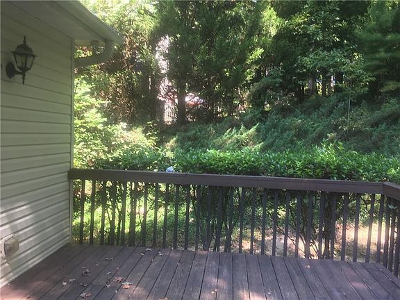 5th image of 99 Valley Brook Cir E