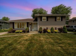 1801 Magnolia Ln, Munster, IN 46321