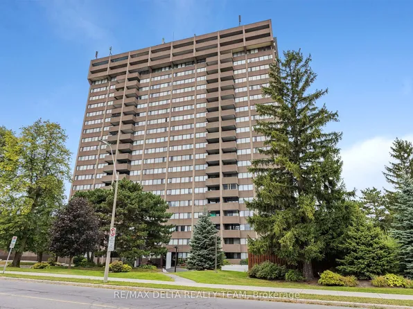 1285 Cahill Dr #702, Ottawa, ON K1V 9A7
