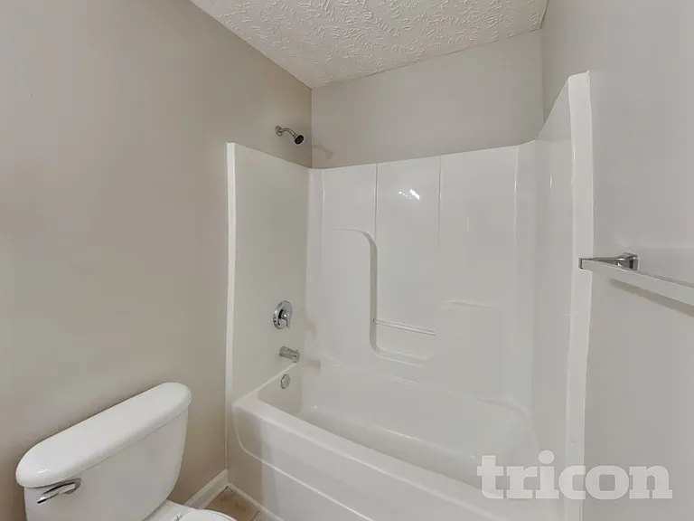 2037 Red Jacket Trce — Photo 17