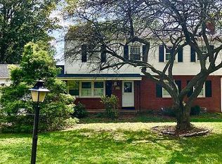 25 Bayberry Rd, Ewing, NJ 08618