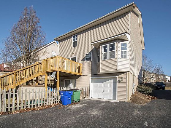 3rd image of 165 Sequoia Cir NW