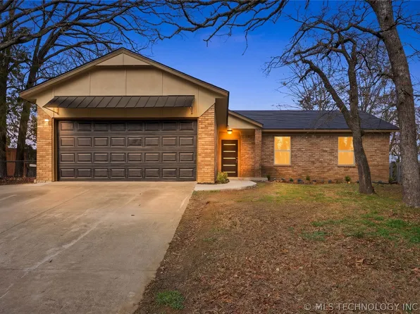 1122 S Division St, Sapulpa, OK 74066