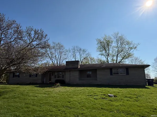 8000 S Hickory Ln, Daleville, IN 47334