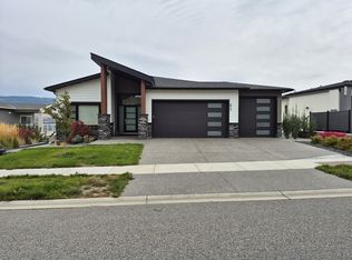 677 Acadia St, Kelowna, BC V1V 0A8