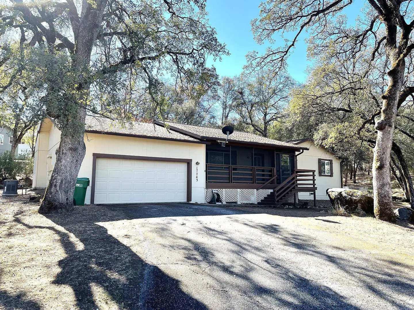 17743 Huckleberry Dr photo 1