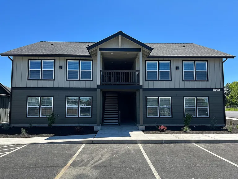 Leasing Special: $500 off 1 Month's Rent plus $1000 Standard Security Deposit! — Photo 37