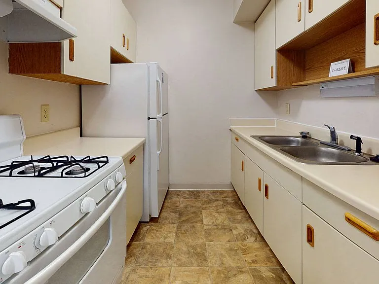 Wingate Apartments — Photo 70