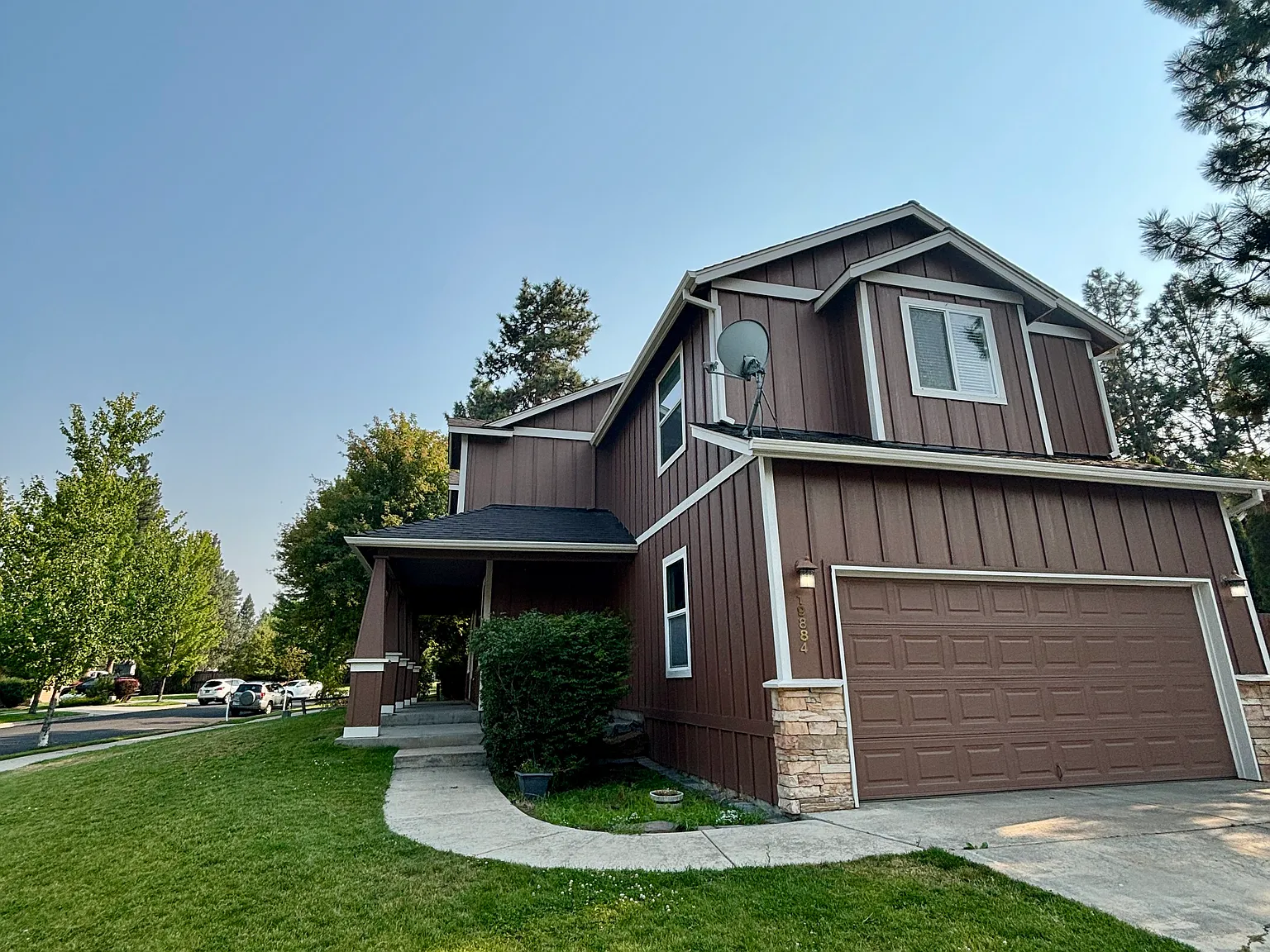 3 bed, 2.5 bath, 2472 sqft, $3,550 — Photo 3